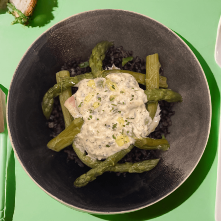 Filet de cabillaud, sauce au cidre à la truffe et asperge vertes